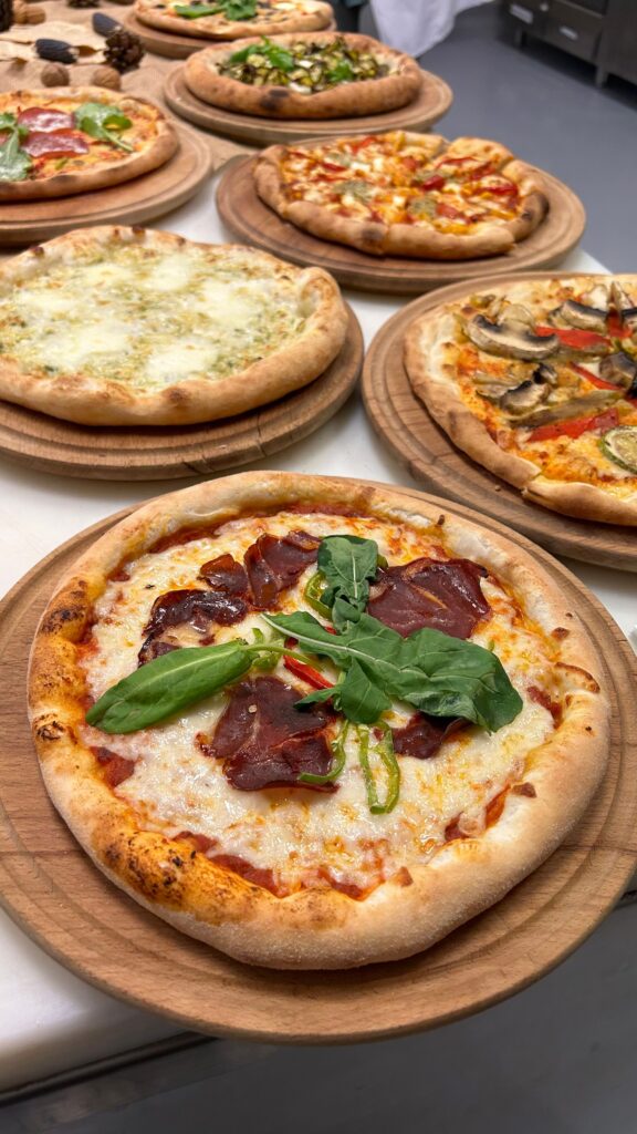 طريقة عمل البيتزا في المنزل: عجينة هشة ونتيجة مثل المطاعم pizza2
